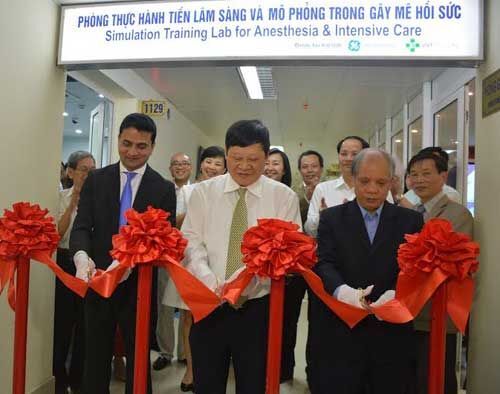 GE Healthcare tài trợ hơn 6 tỷ đồng hỗ trợ đào tạo gây mê hồi sức tại Việt Nam