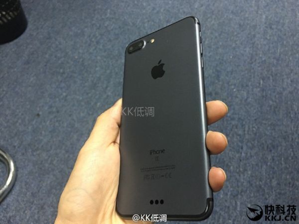 iPhone 7 Plus camera kép màu đen lộ ảnh thực tế