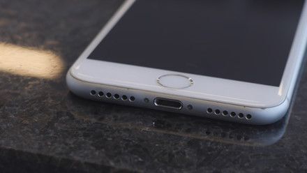 giắc cắm tai nghe 3,5mm trên iPhone 7 đã hi sinh một cách vô nghĩa