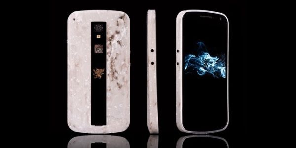 Mobiado Grand Touch em Marble được chế tác từ đá cẩm thạch.