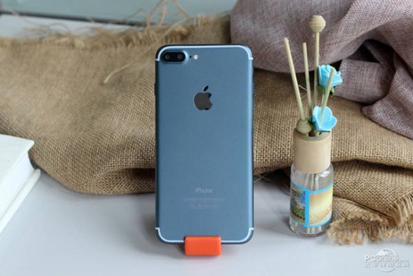 tren tay iphone 7 plus mau xanh duong, camera kep hinh anh 2