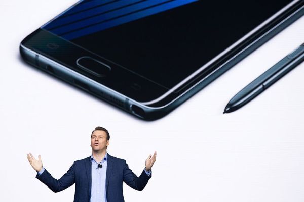 Samsung Galaxy Note 7 khan hàng khắp thế giới