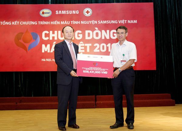 Samsung, hoạt động xã hội, Doanh nghiệp xã hội, Samsung Việt Nam, hiến máu nhân đạo, Samsung Điện tử Việt Nam, Chung dòng máu Việt 2016,
