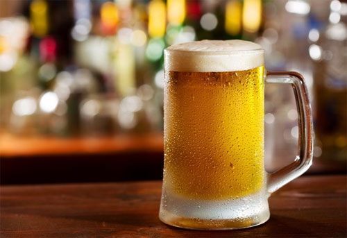 Biến nước tiểu thành... bia nhờ máy dùng năng lượng mặt trời