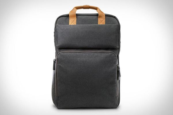 Powerup Backpack - balo sạc được pin cho laptop