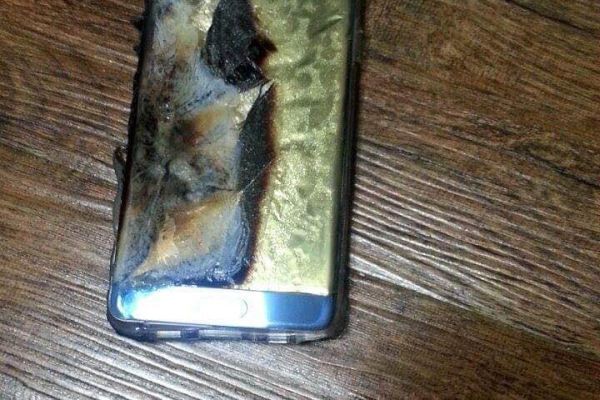 Samsung khuyến cáo ngừng sử dụng điện thoại Galaxy Note 7