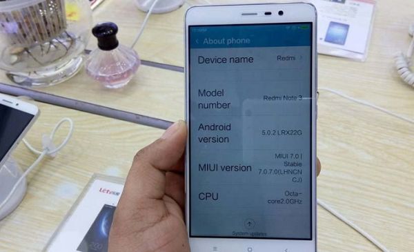 Xiaomi lén cài ứng dụng ẩn vào smartphone