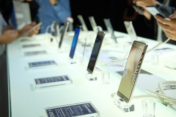 Samsung tạm dừng bán Galaxy Note 7 ở Việt Nam sau sự cố cháy nổ