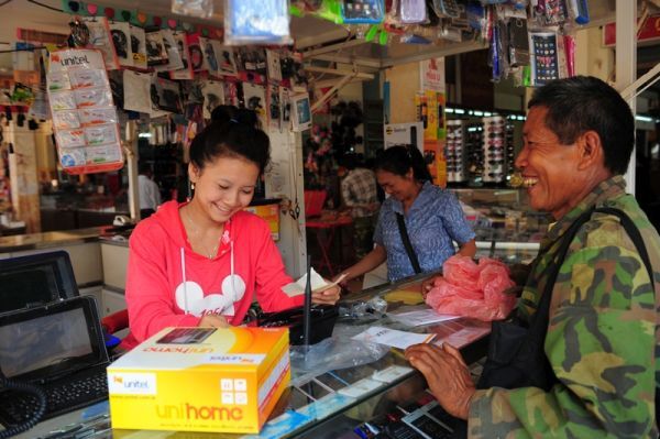 Viettel cán mốc 1 tỷ USD doanh thu tại Lào