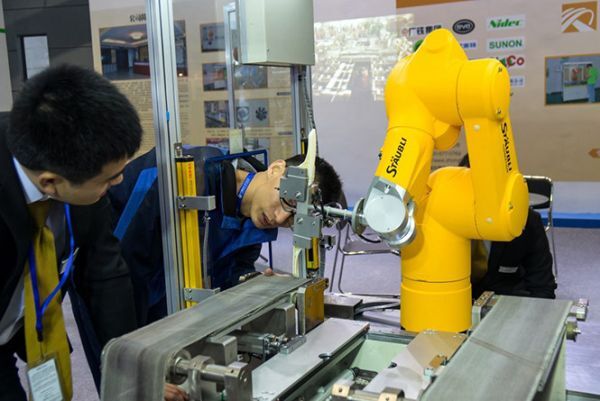 Robot sẽ hoàn toàn thay thế người lao động tại nhà máy của Foxconn