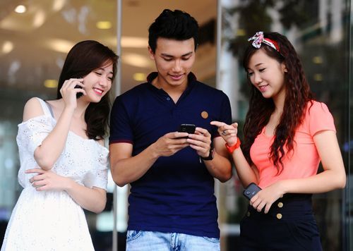 Chiếc smartphone và nền kinh tế số