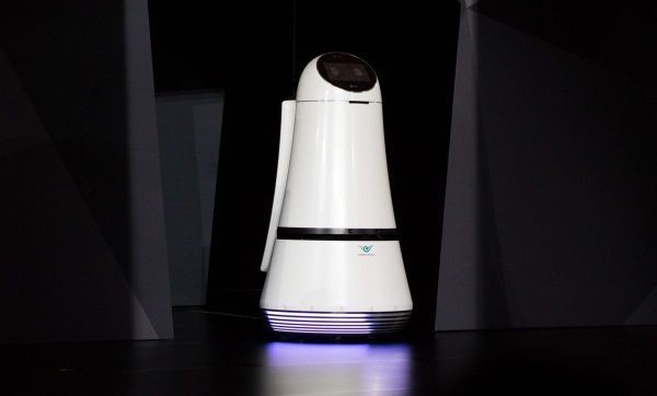 CES 2017: LG ra mắt robot làm việc nhà và hướng dẫn sân bay