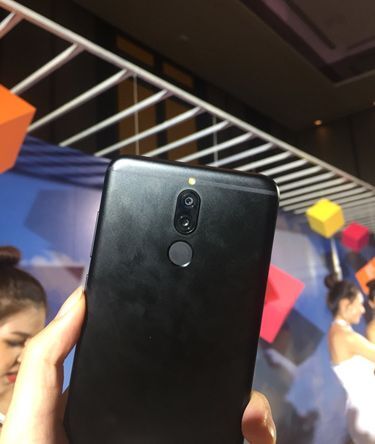 Huawei, phân khúc tầm trung, đại sứ thương hiệu, điện thoại 4 camera, Rocker Nguyễn, Huawei nova 2i, nova 2i, 