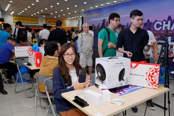 Huawei, smartphone 4 camera, Huawei nova 2i, nova 2i, 