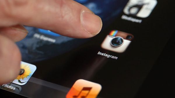 Instagram hỗ trợ khả năng đăng Stories lên Facebook