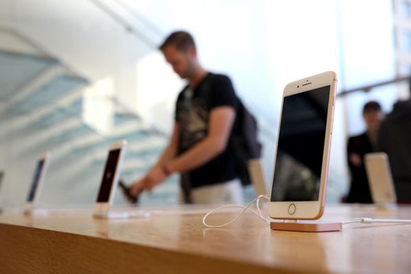 iPhone 8 đang có mức giá bán hợp lý tại Việt Nam /// Ảnh: AFP