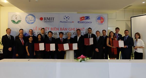 y tế thông minh, đào tạo trực tuyến, ứng dụng điện thoại, dược sĩ, ký kết ghi nhớ,