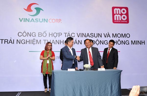 thanh toán qua di động, Vinasun, QR code, mPayments, Momo, ví Momo, Vinasun App, Ví điện tử Momo, M_Service, thanh toán thông minh, quét mã QR,