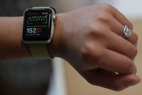 Apple Watch Series 3 bị treo khi được hỏi về thời tiết