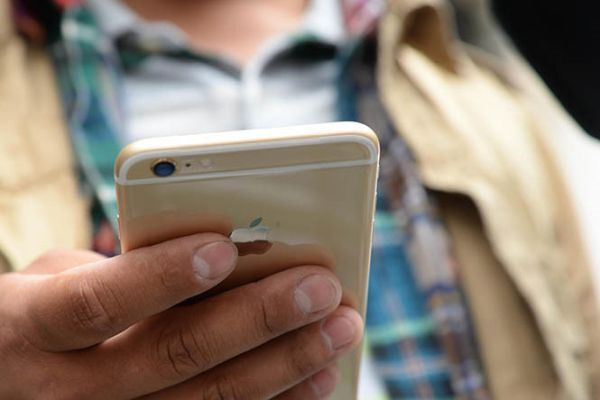Vì sao iPhone ngày càng chậm đi theo thời gian?