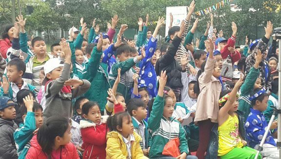 Các em sôi nổi trả lời các câu hỏi nhanh về kiến thức CNTT, khoa học máy tính và bảo vệ môi trường biển