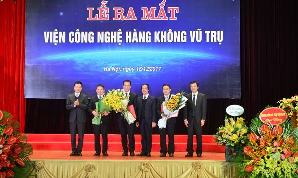 Viettel và ĐH Quốc gia Hà Nội hợp tác đào tạo nhân lực Hàng không Vũ trụ