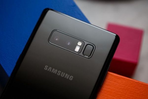Galaxy Note 8 vừa đánh bại iPhone X tại thị trường Hàn Quốc