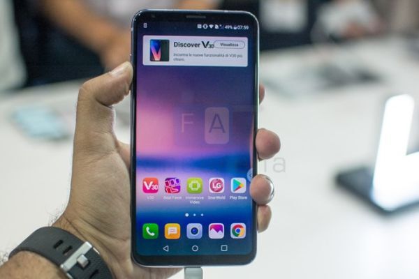 LG V30 bắt đầu được cập nhật Android Oreo