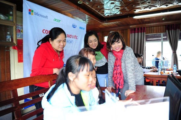 Xóa mù tin học cho thanh thiếu niên khó khăn vùng ven biển