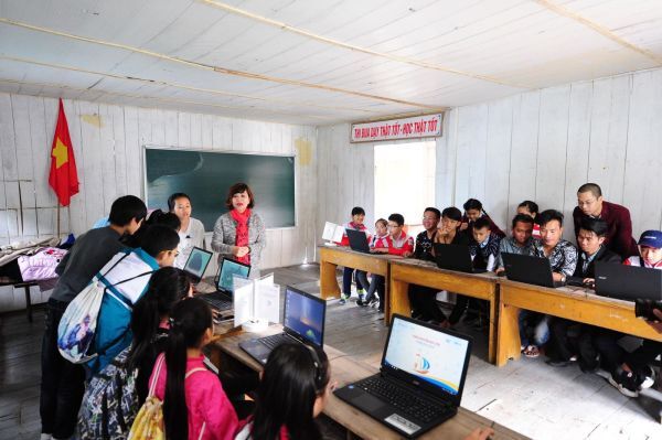 Xóa mù tin học cho thanh thiếu niên khó khăn vùng ven biển