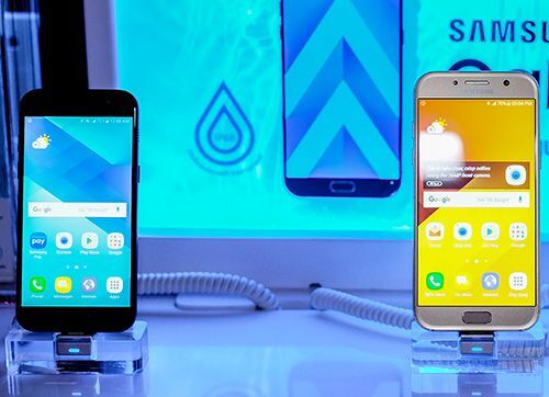 samsung cong bo gia ban galaxy a5 va a7 phien ban 2017 hinh anh 1