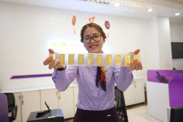 Mua vàng không lo xếp hàng trong ngày vía Thần Tài
