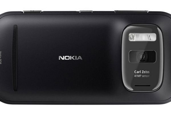 Nokia có thể vẫn sử dụng công nghệ Carl Zeiss trong các dòng điện thoại cao cấp