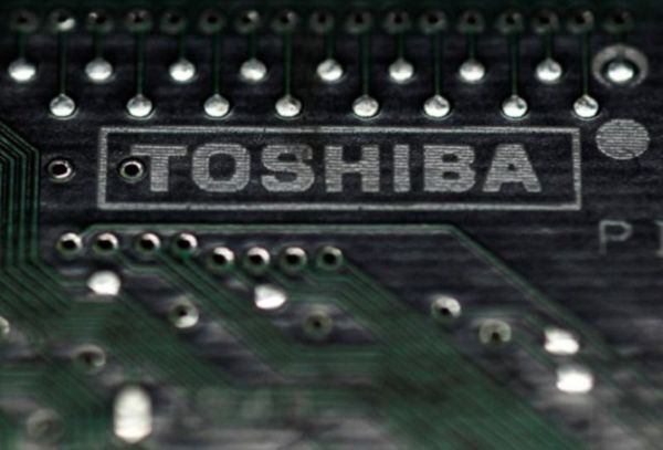Foxconn đã thừa nhận là đang muốn mua lại bộ phận chip nhớ của Toshiba