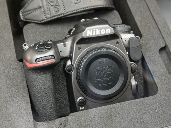 Nikon chuẩn bị ra mắt bộ đôi DSLR D5 và D500 limited kỷ niệm 100 năm thành lập