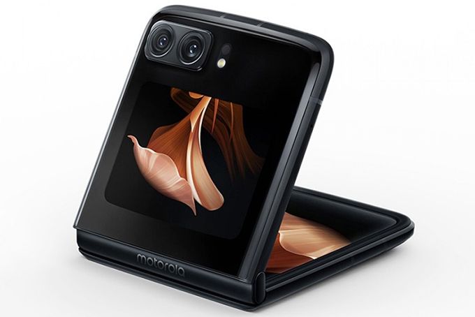 Moto Razr 2022 chính thức ra mắt, giá từ 890 USD