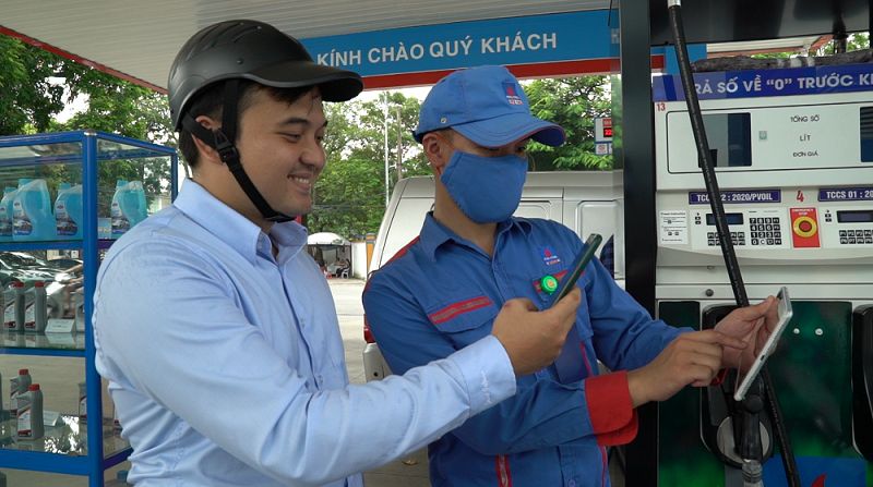 Mua xăng, nhận tiền khi thanh toán qua VNPT Money