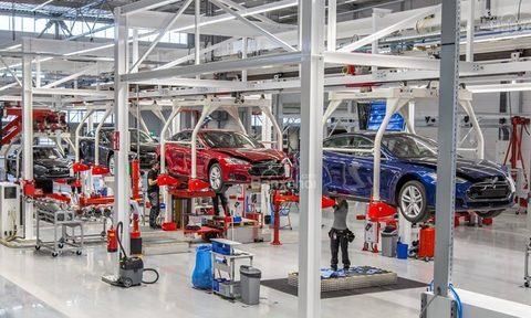 Tesla thu hoi 53.000 xe vi loi phanh