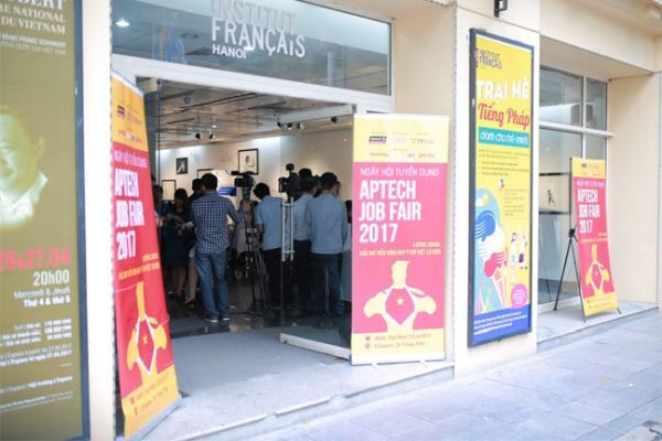 Aptech Job Fair 2017: Lương 2000 USD không còn là giấc mơ viển vông