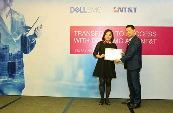 Lễ trao chứng nhận NT&T chính thức trở thành nhà Phân phối của DellEMC Việt Nam