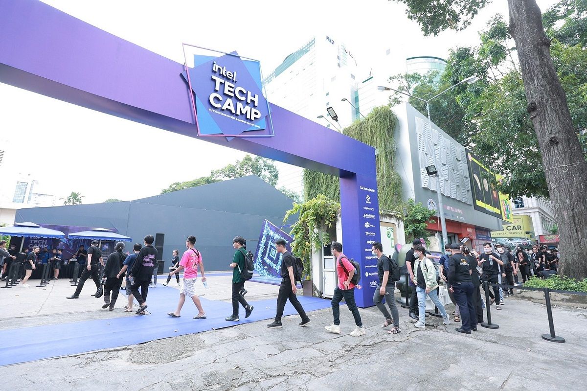 Intel tổ chức triển lãm IT và gaming INTEL TECH CAMP