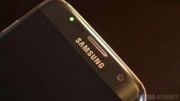 Samsung và LG đang chạy đua sản xuất tấm nền OLED
