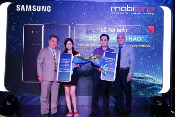 MobiFone bán Galaxy S8/S8Plus kèm gói cước hấp dẫn