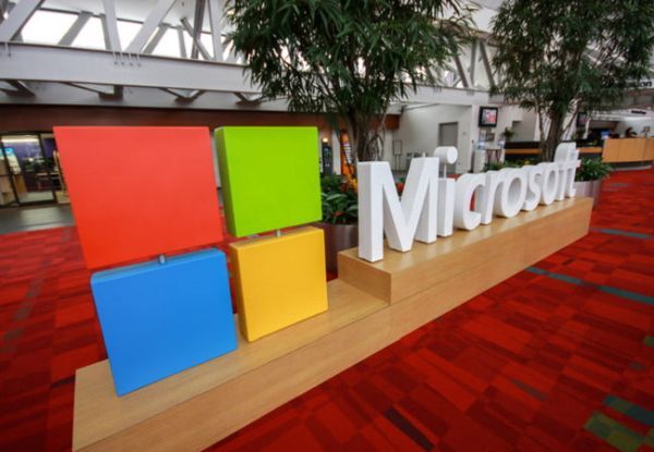 Có thông tin cho biết Microsoft đang thử nghiệm một thiết bị bí mật chạy một phiên bản Windows Mobile mới