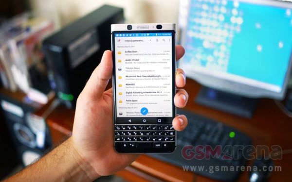 BlackBerry KEYone cháy hàng trên cả Best Buy và Amazon