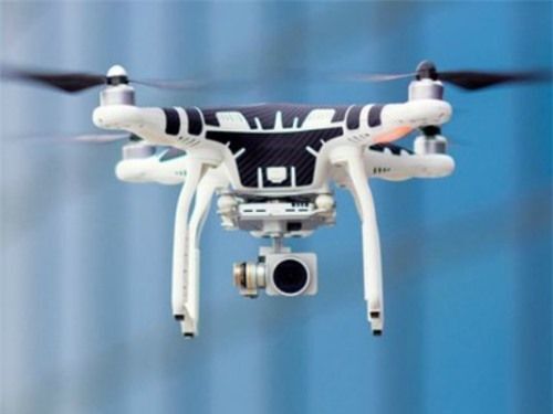 Tù nhân Mỹ dùng drone chuyển đồ vào nhà ngục