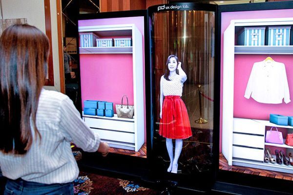 Màn hình OLED mới của LG có khả năng uốn cong trên kích thước lớn đến 77 inch