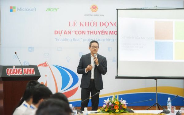 Con Thuyền Mơ Ước: dạy CNTT cho trẻ em nghèo vùng biển ra khơi