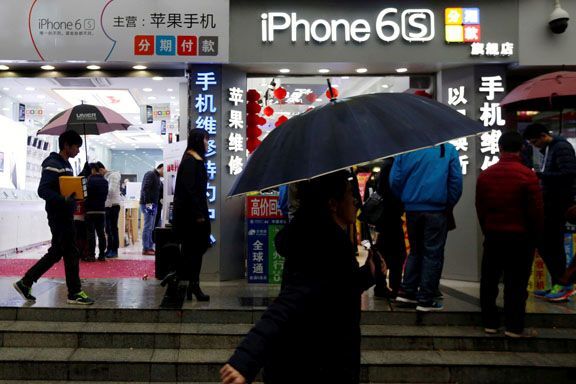 Đánh cắp dữ liệu người dùng, 22 nhà phân phối Apple bị bắt