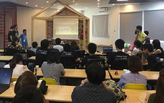 Code for Vietnam 2017: Đừng chỉ chơi game, hãy tạo ra chúng!